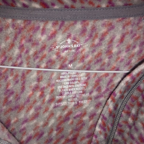 Fleece pullover - Picture 2 of 2